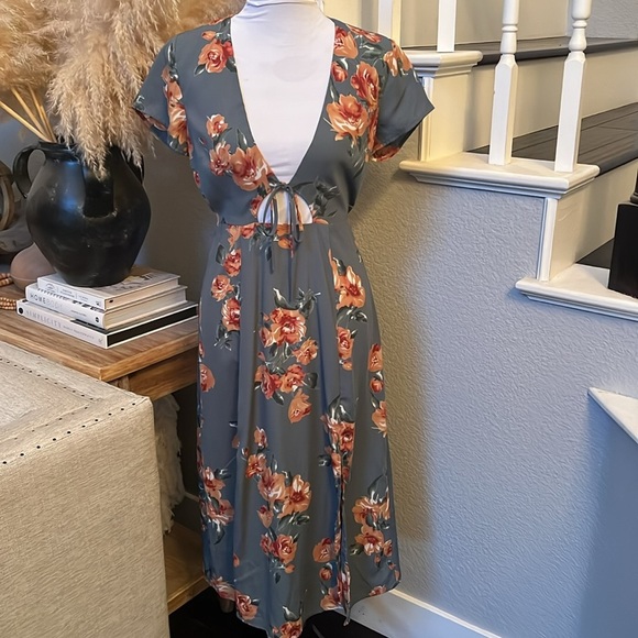 Lulus Best Day of My Life Dusty Sage Floral Print Midi Dress Size Small - Picture 3 of 8